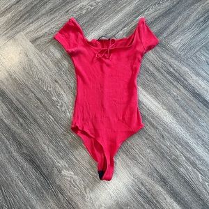 Reformation Loren Red Short Sleeve Keyhole Tie Bodysuit Size M